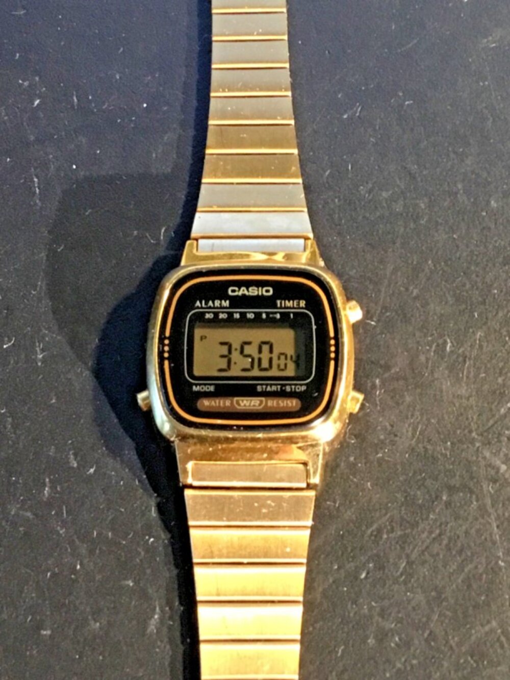 Casio LA670WGA-1D Gold Vintage Digital Watch Black Dial Retro Timer==WORKS GREAT